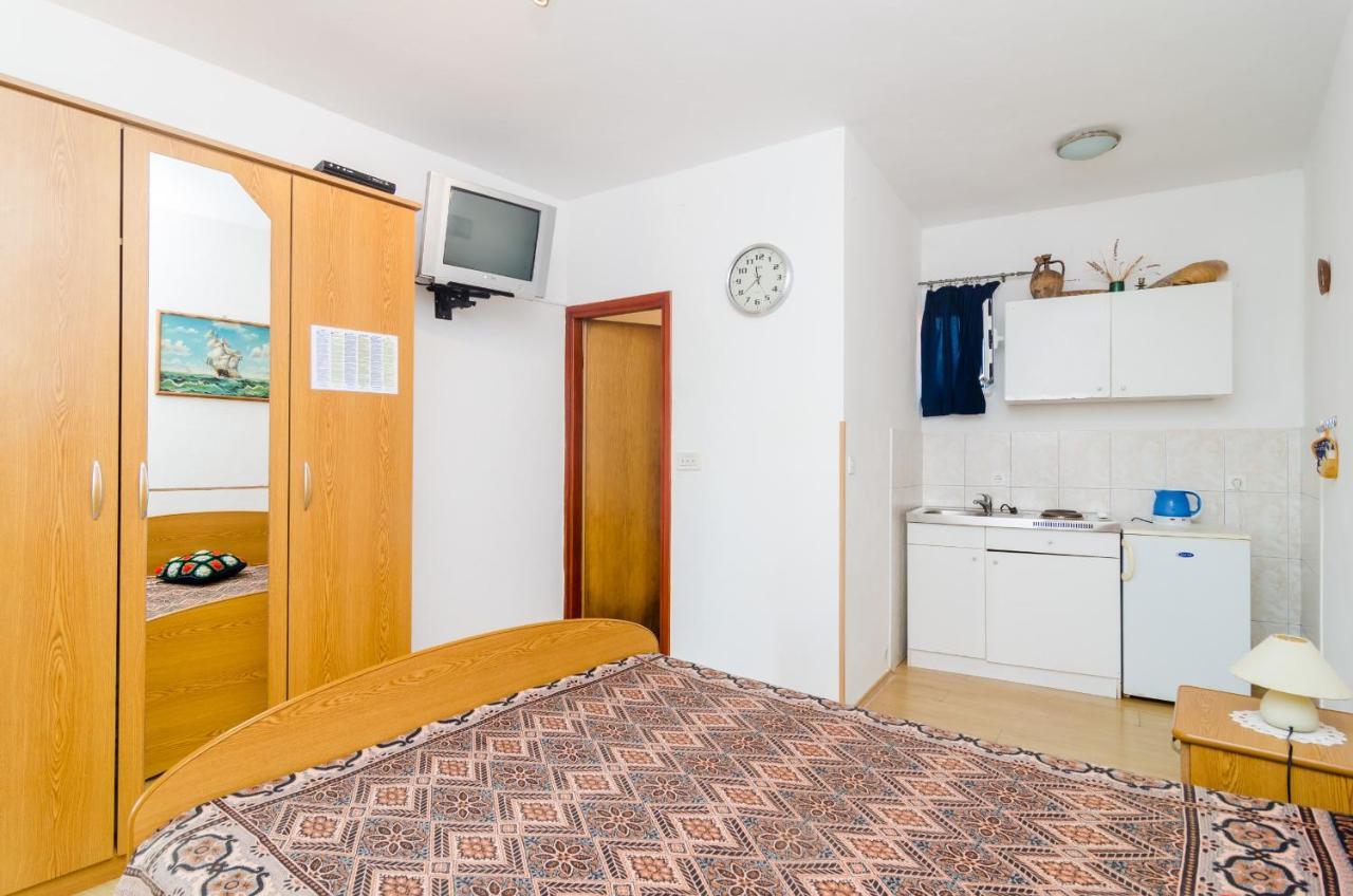 Apartments Rasica Molunat Zimmer foto